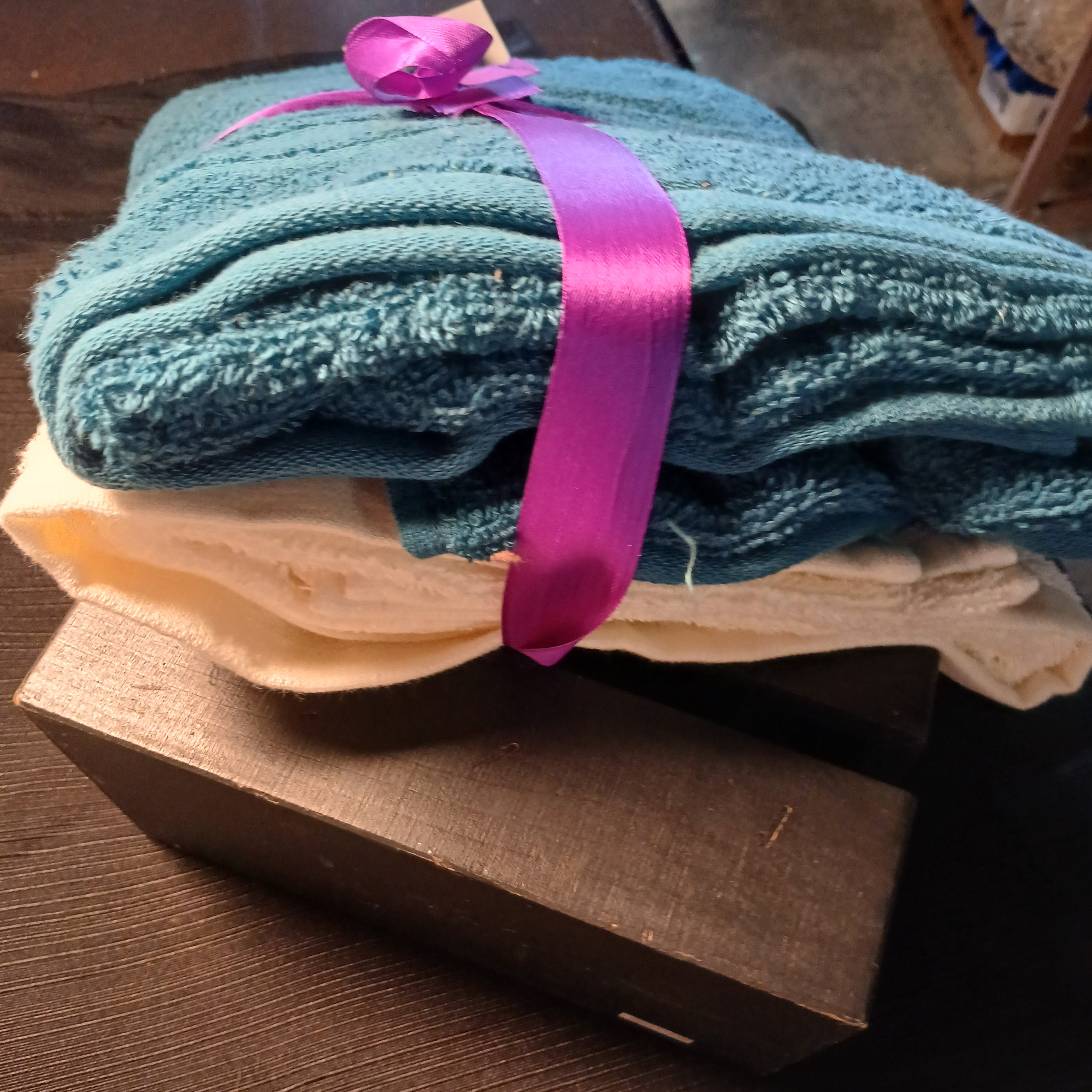 New 2-Pc 100% Cotton Bath Towel Set - Bargain Bin Home Collection - Blue & White