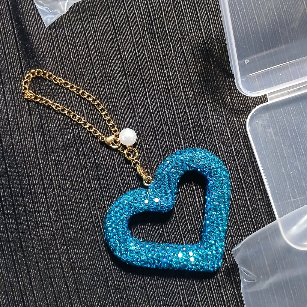 MAGNEECH Glitter Heart Bag Charm.