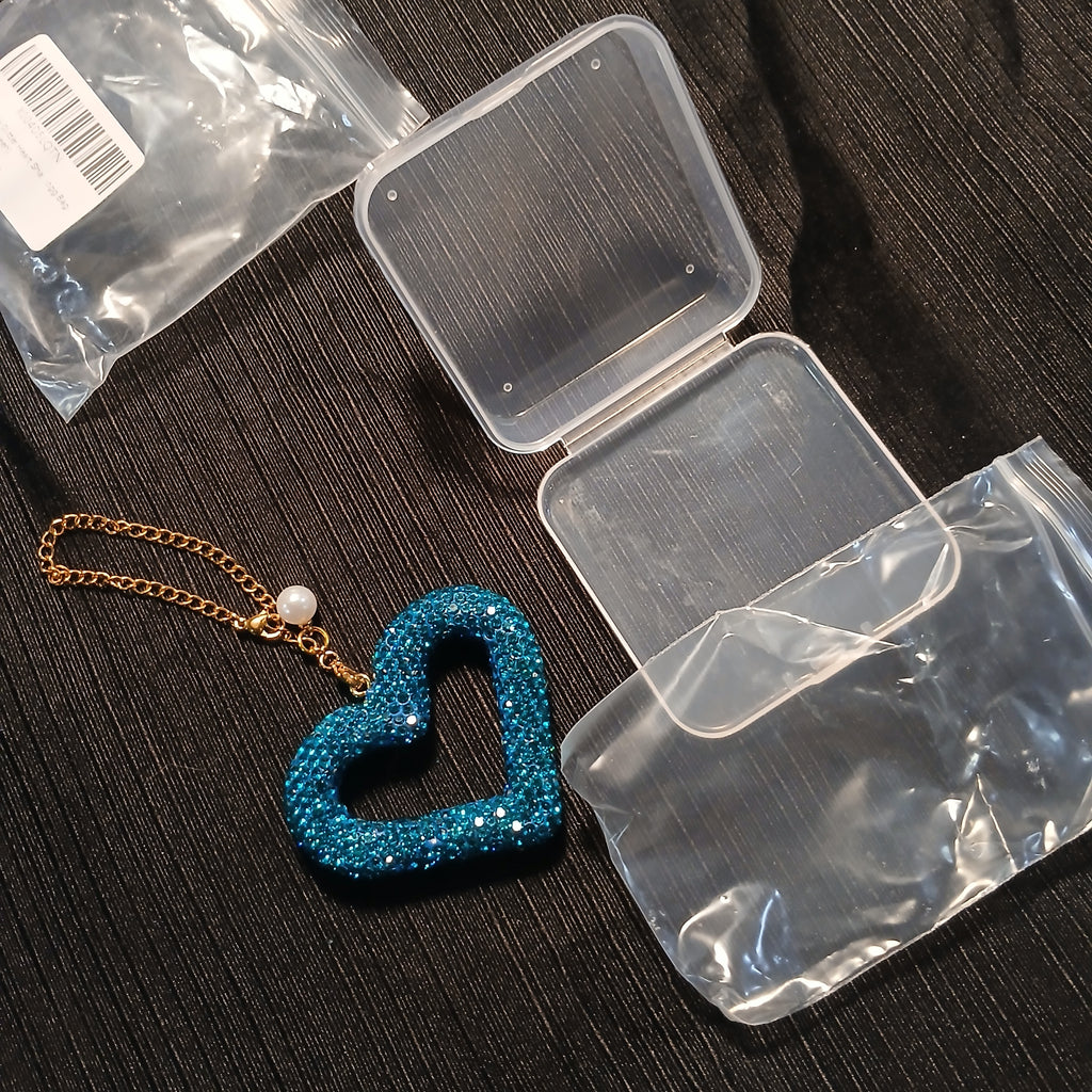 MAGNEECH Glitter Heart Bag Charm.